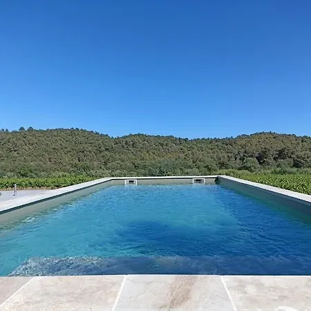 Sous Les Pins 4*