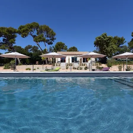 Hotel Sous Les Pins 4*